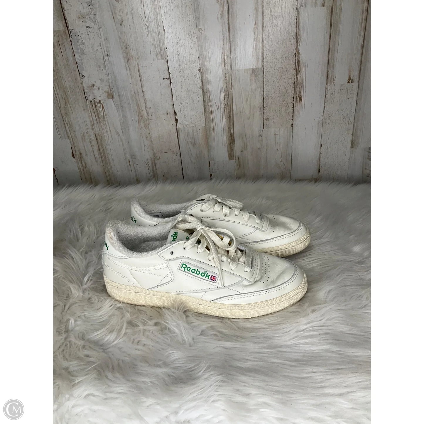 Shoes Sneakers By Reebok In White, Size: 6