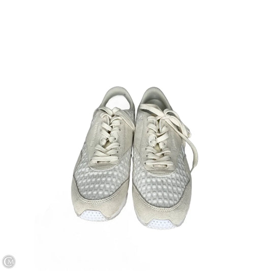 Shoes Sneakers By Reebok In Cream, Size: 9