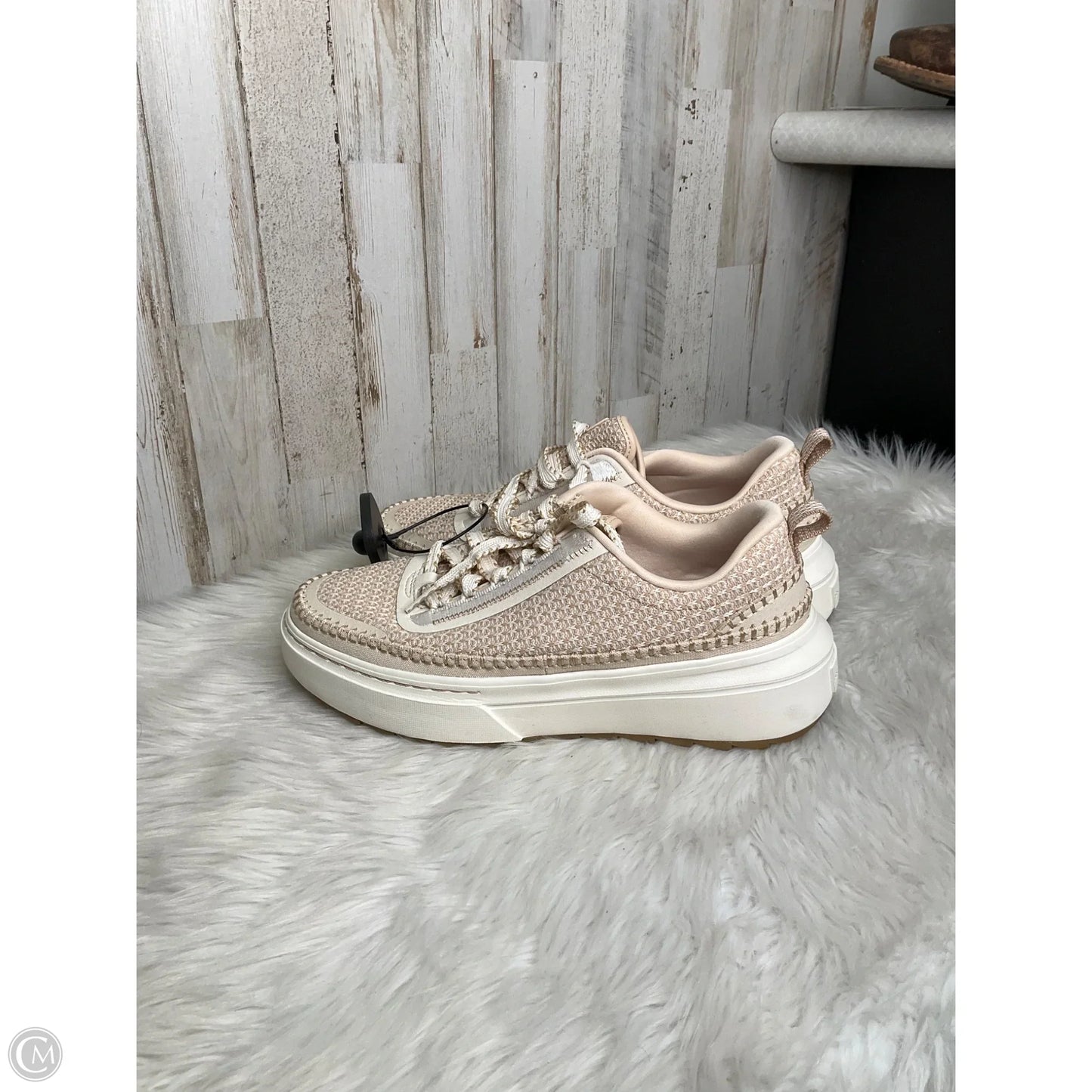 Shoes Sneakers By Skechers In Cream, Size: 9