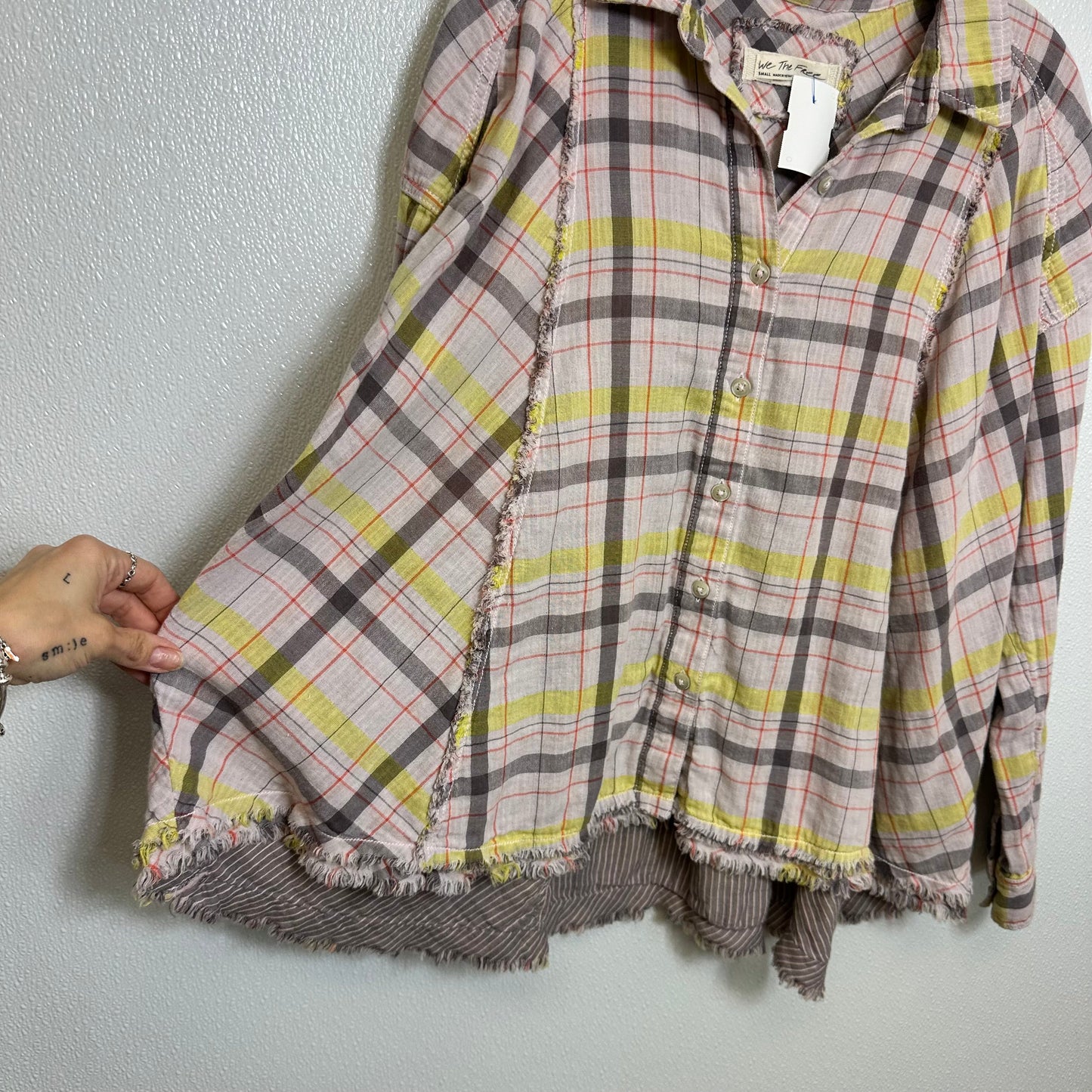 Top Long Sleeve By We The Free In Plaid Pattern, Size: S