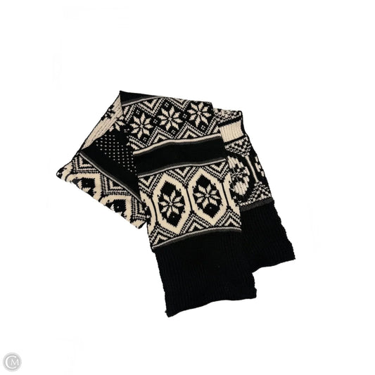 Scarf Winter By Gap In Black & Cream