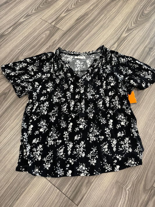 Top Short Sleeve By Maurices  Size: M