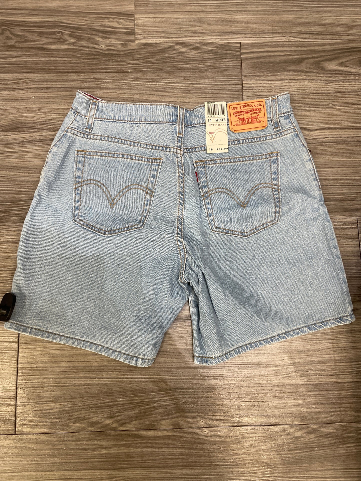 Blue Shorts Levis, Size 14