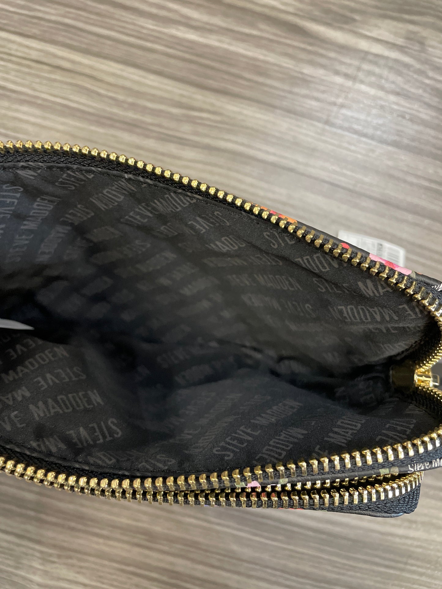 Wristlet Leather By Steve Madden  Size: Medium