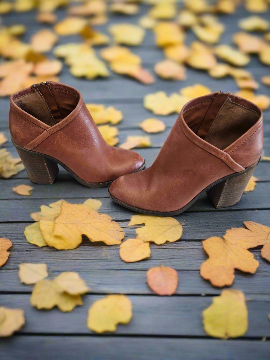 Boots Ankle Heels By Lucky Brand In Tan, Size: 6