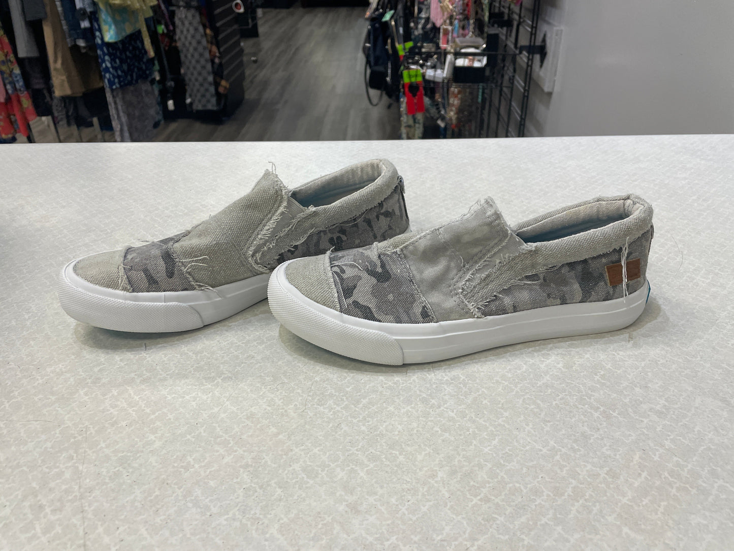 Shoes Sneakers By Blowfish In Grey & White, Size: 7