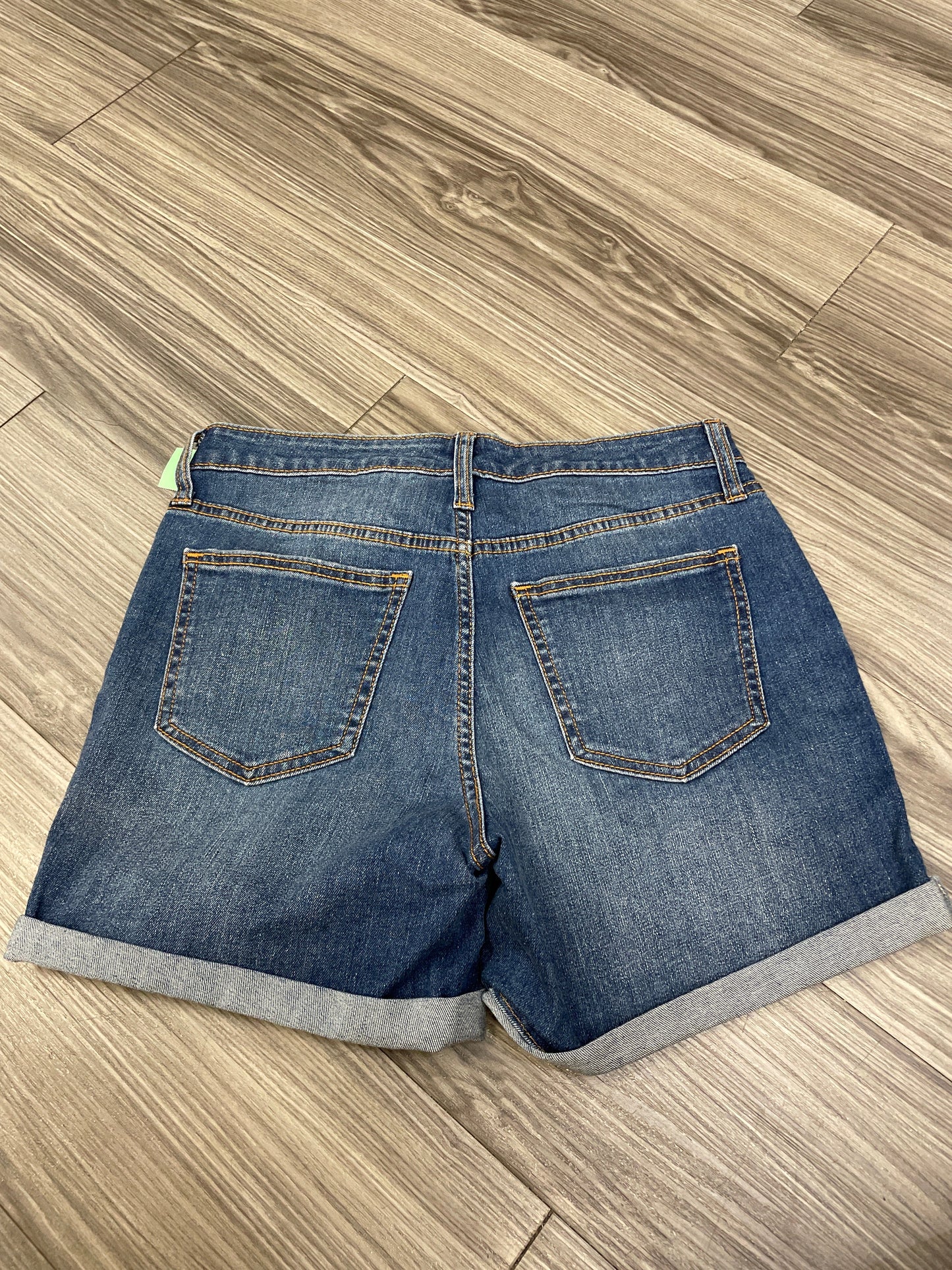 Shorts By Universal Thread  Size: 6