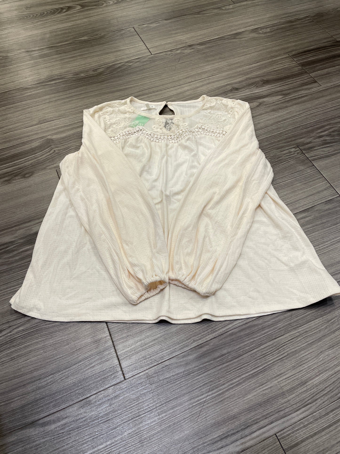 Top Long Sleeve By Maurices In White, Size: Xl