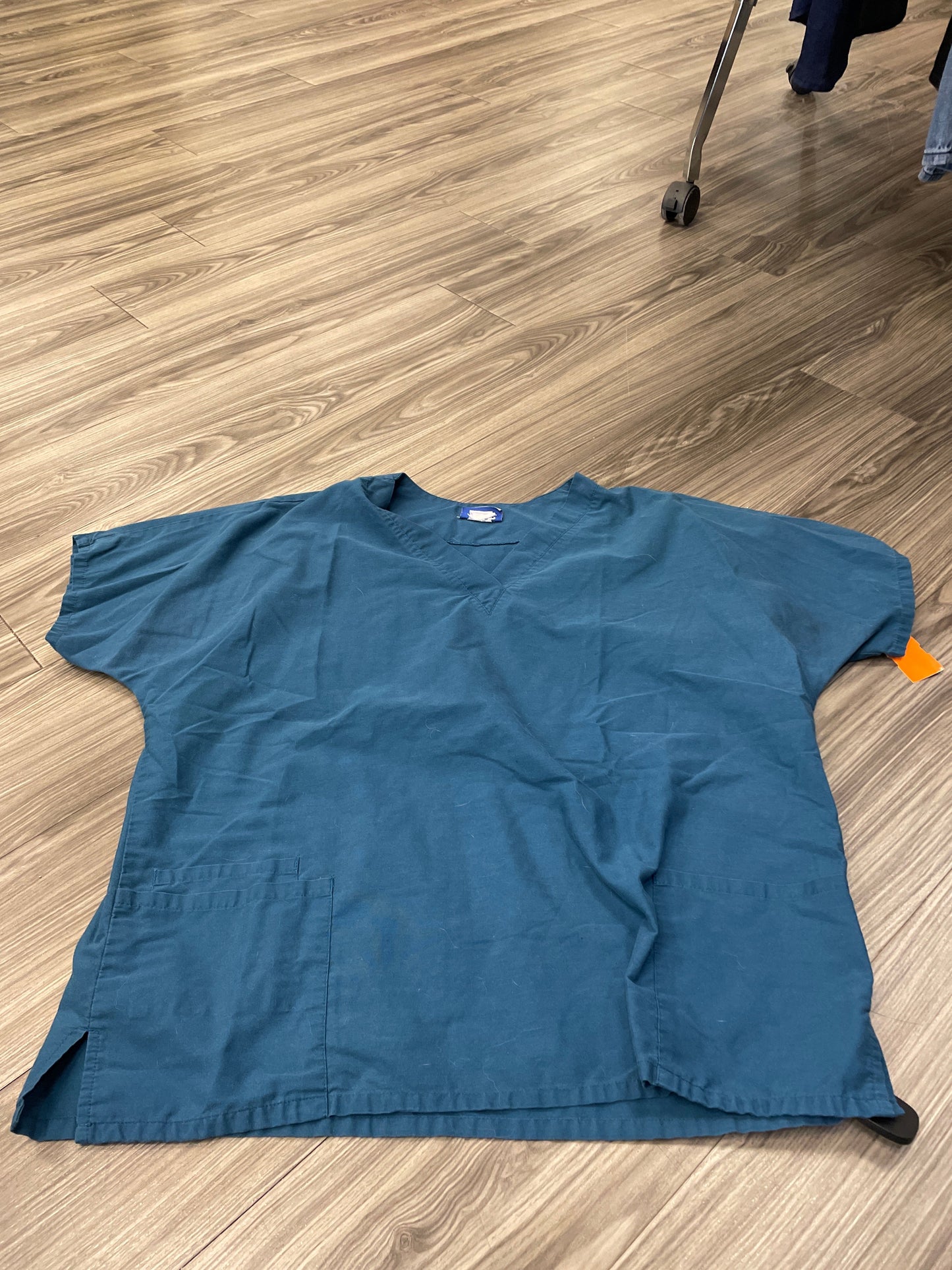 Top Short Sleeve By Scrubs  Size: 2x