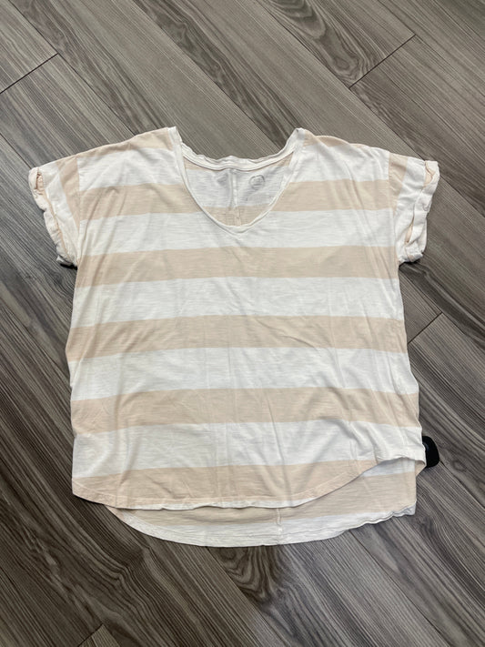 Top Short Sleeve By Maurices In Striped Pattern, Size: 1x