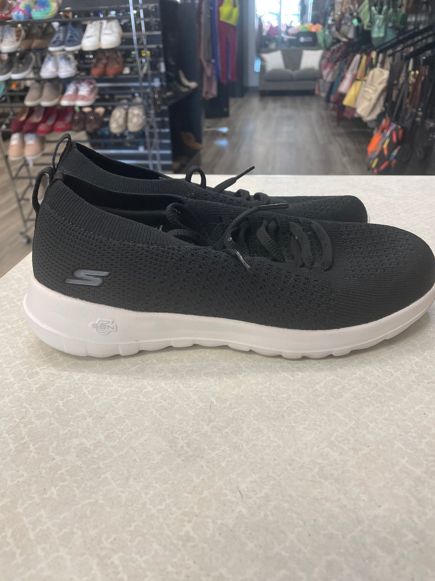 Shoes Athletic By Skechers In Black, Size: 7