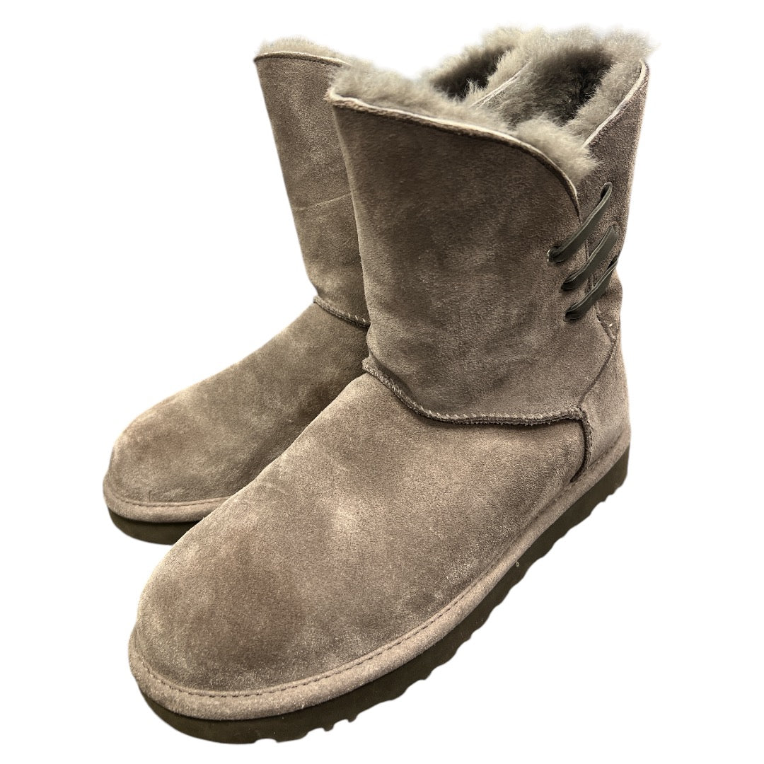 Boots Designer By Ugg In Grey, Size: 9