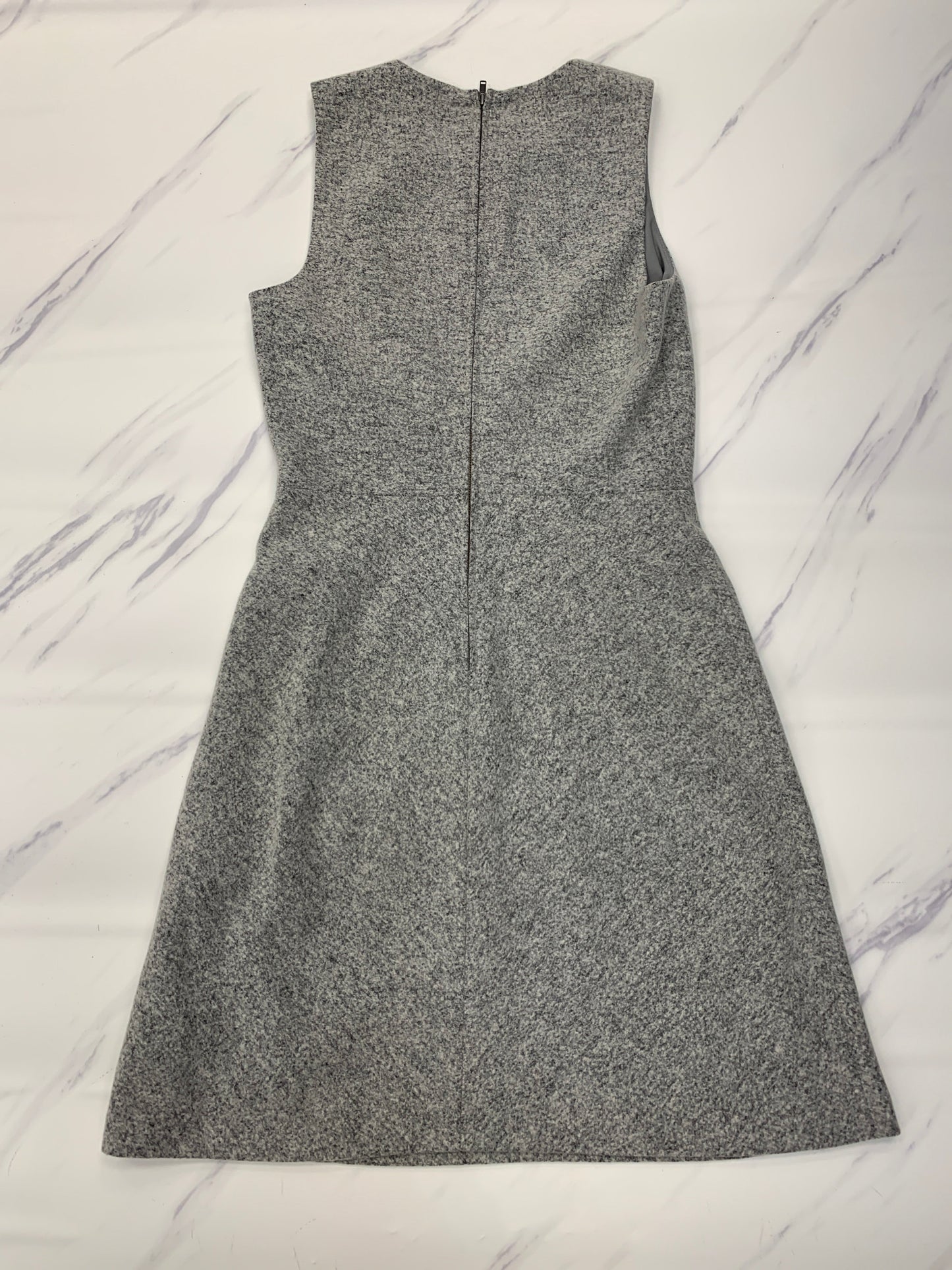 Dress Casual Short By Theory In Grey, Size: 2