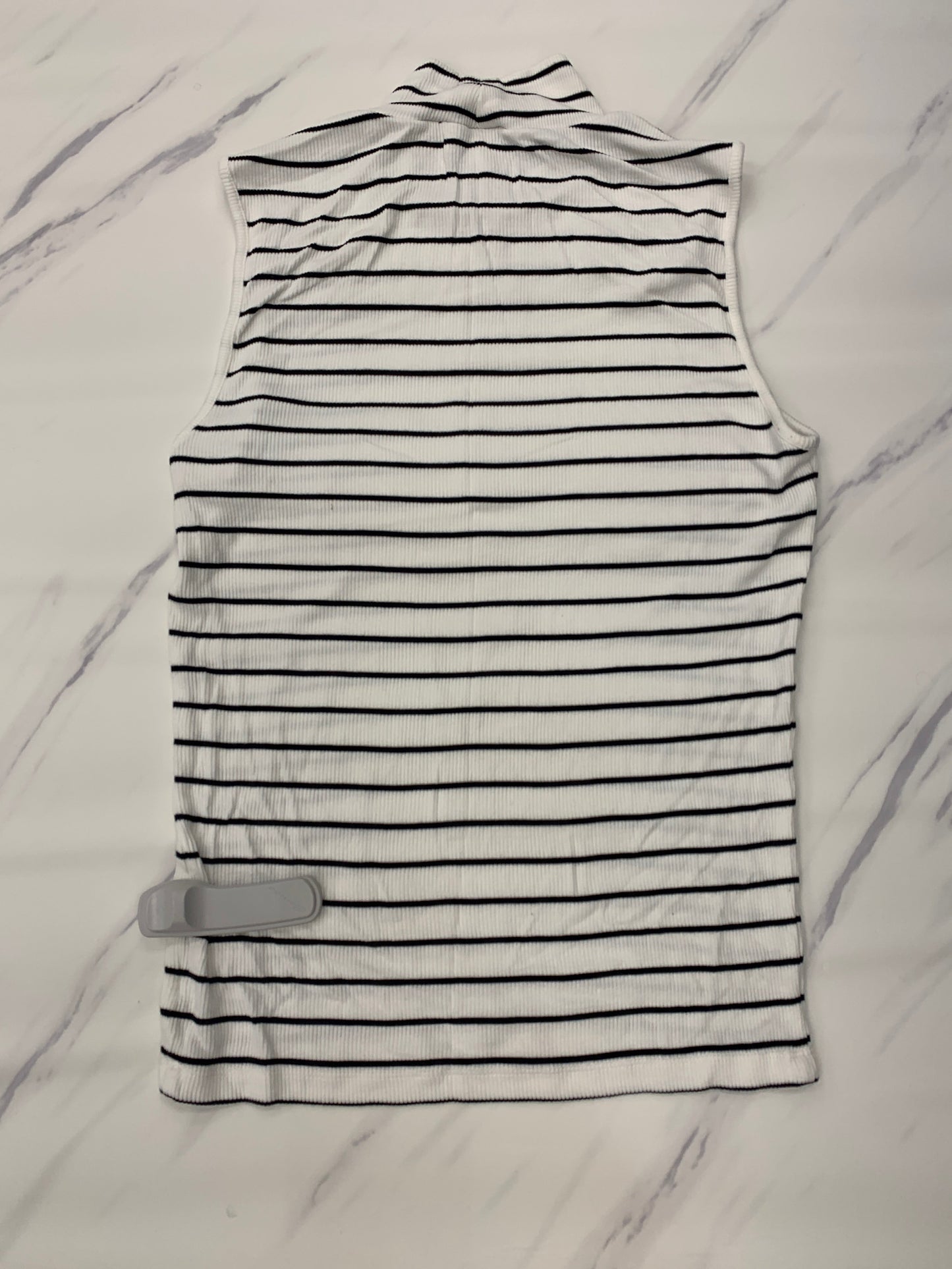 Top Sleeveless By Sanctuary In Striped Pattern, Size: M