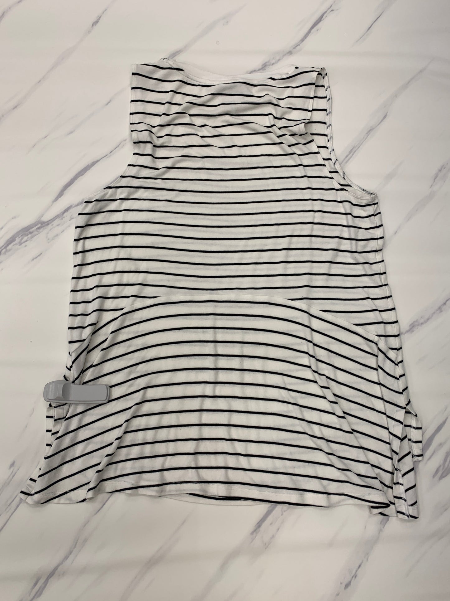 Top Sleeveless By Cabi In Striped Pattern, Size: M