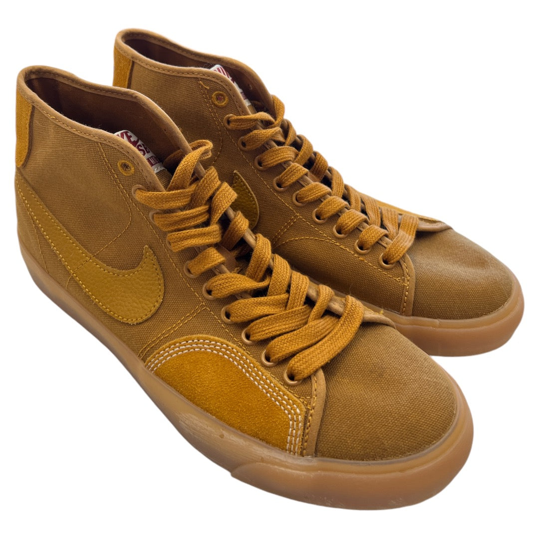 Shoes Sneakers By Nike In Tan, Size: 7.5