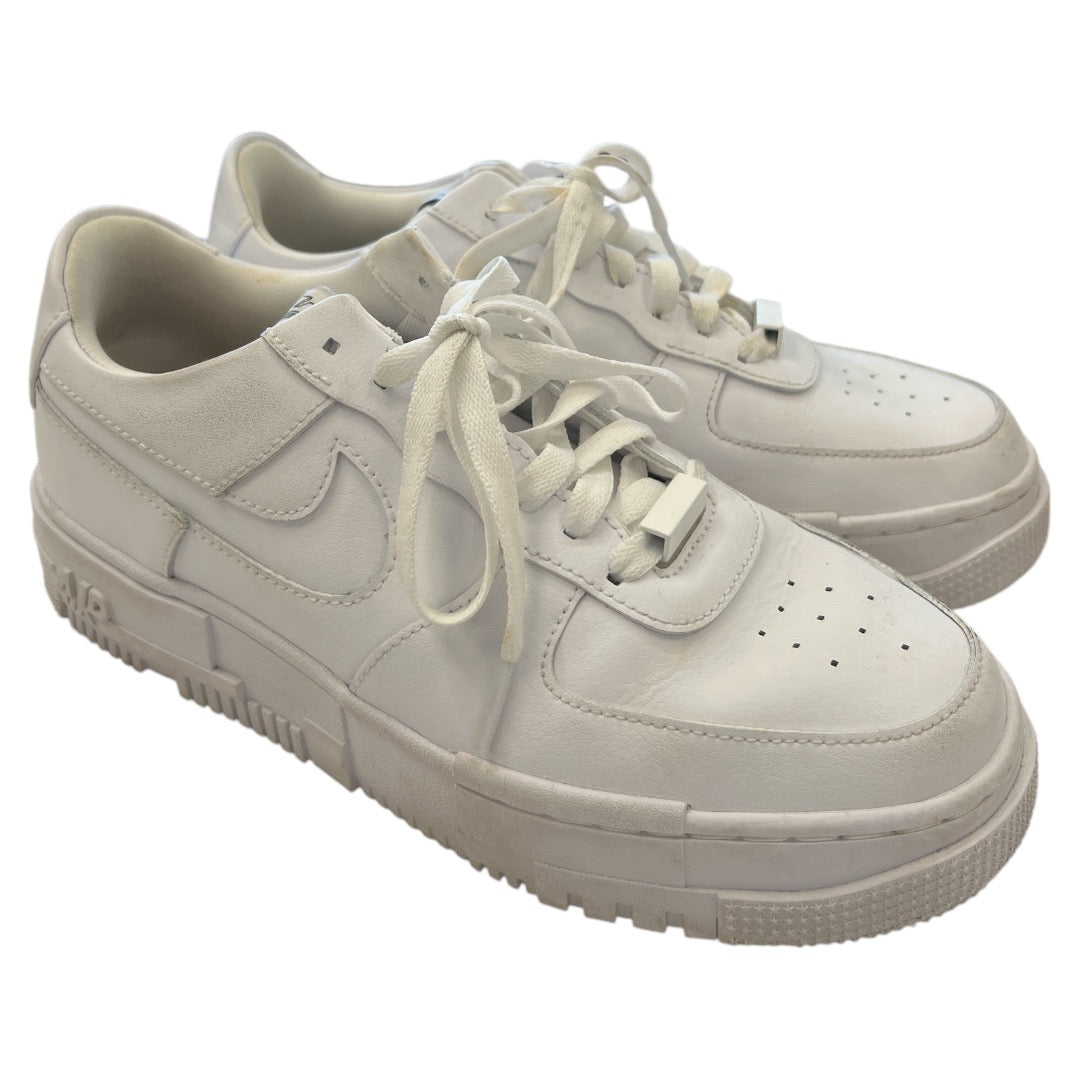 Shoes Sneakers By Nike In White, Size: 10