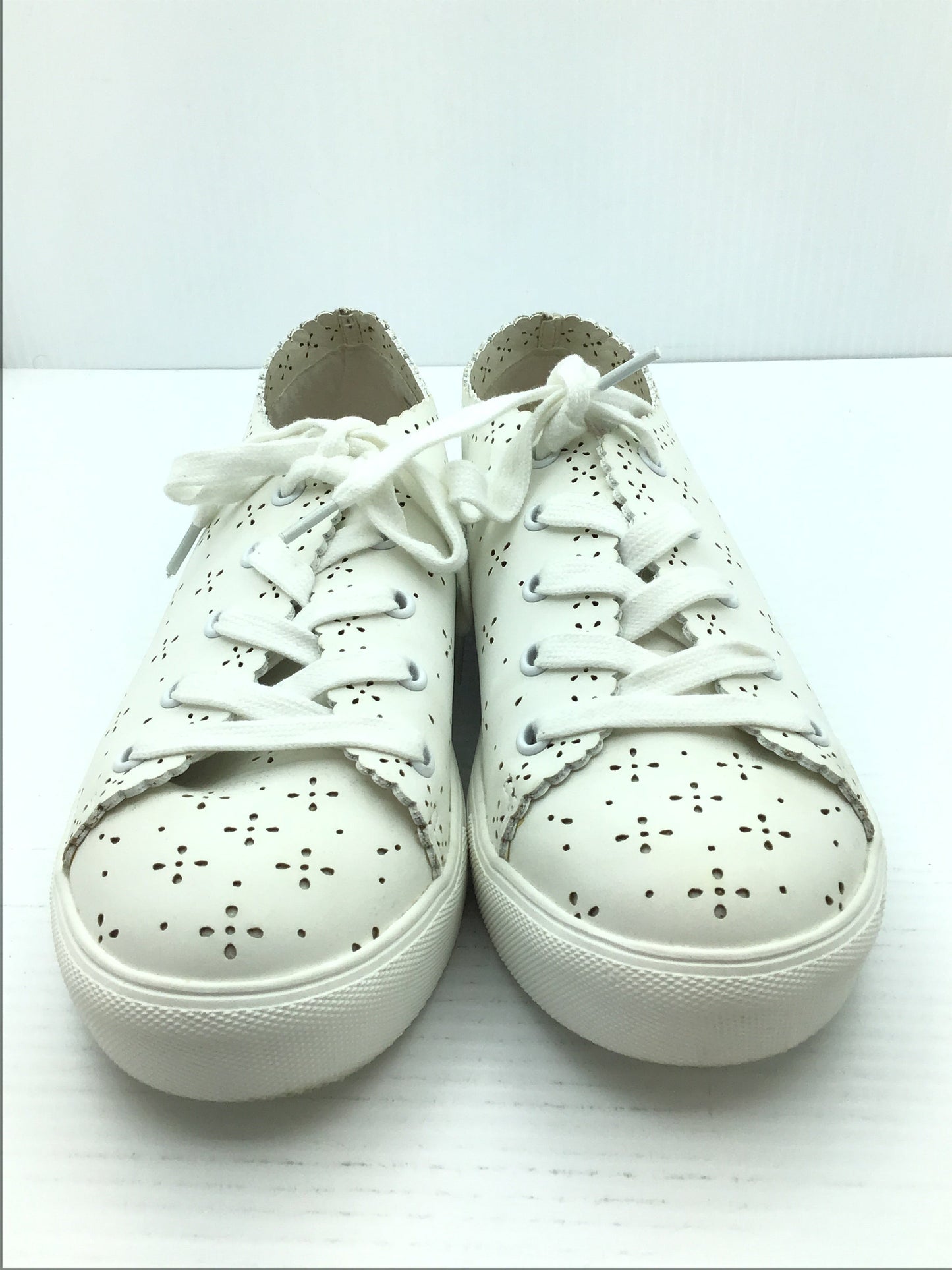 Shoes Sneakers By Loft  Size: 7.5