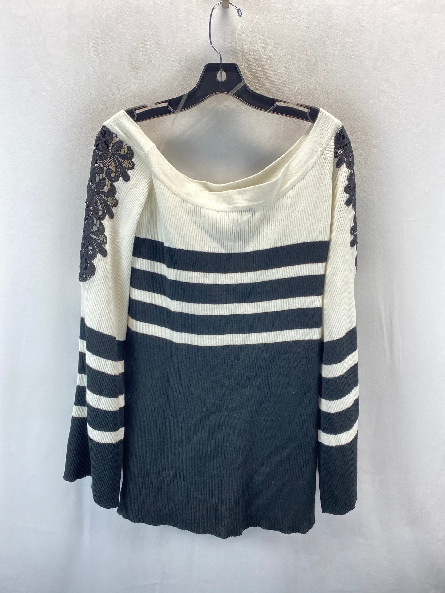 Sweater By Ashley Stewart In Black & White, Size: 2x