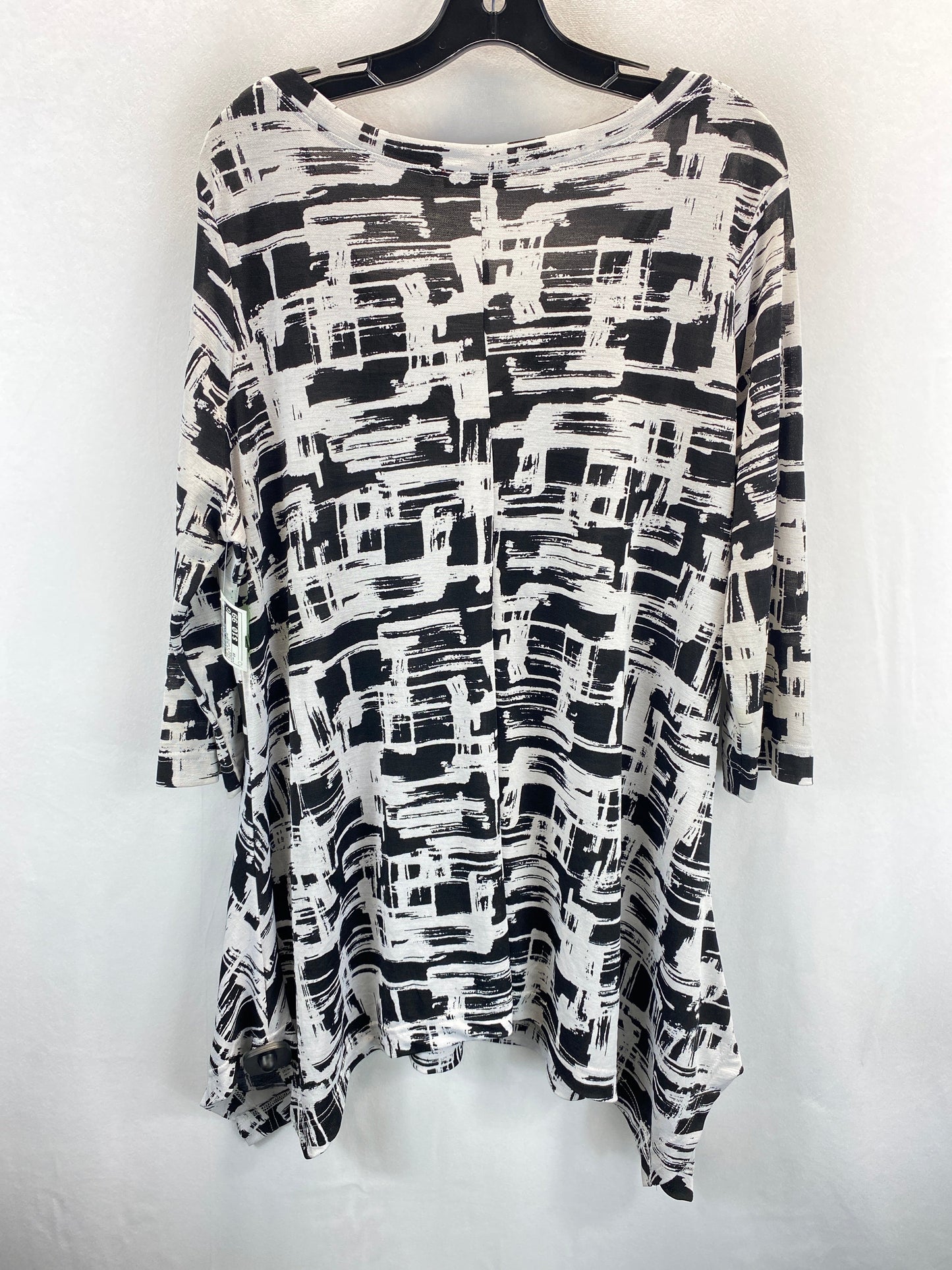 Black & White Top 3/4 Sleeve Clothes Mentor, Size 1x