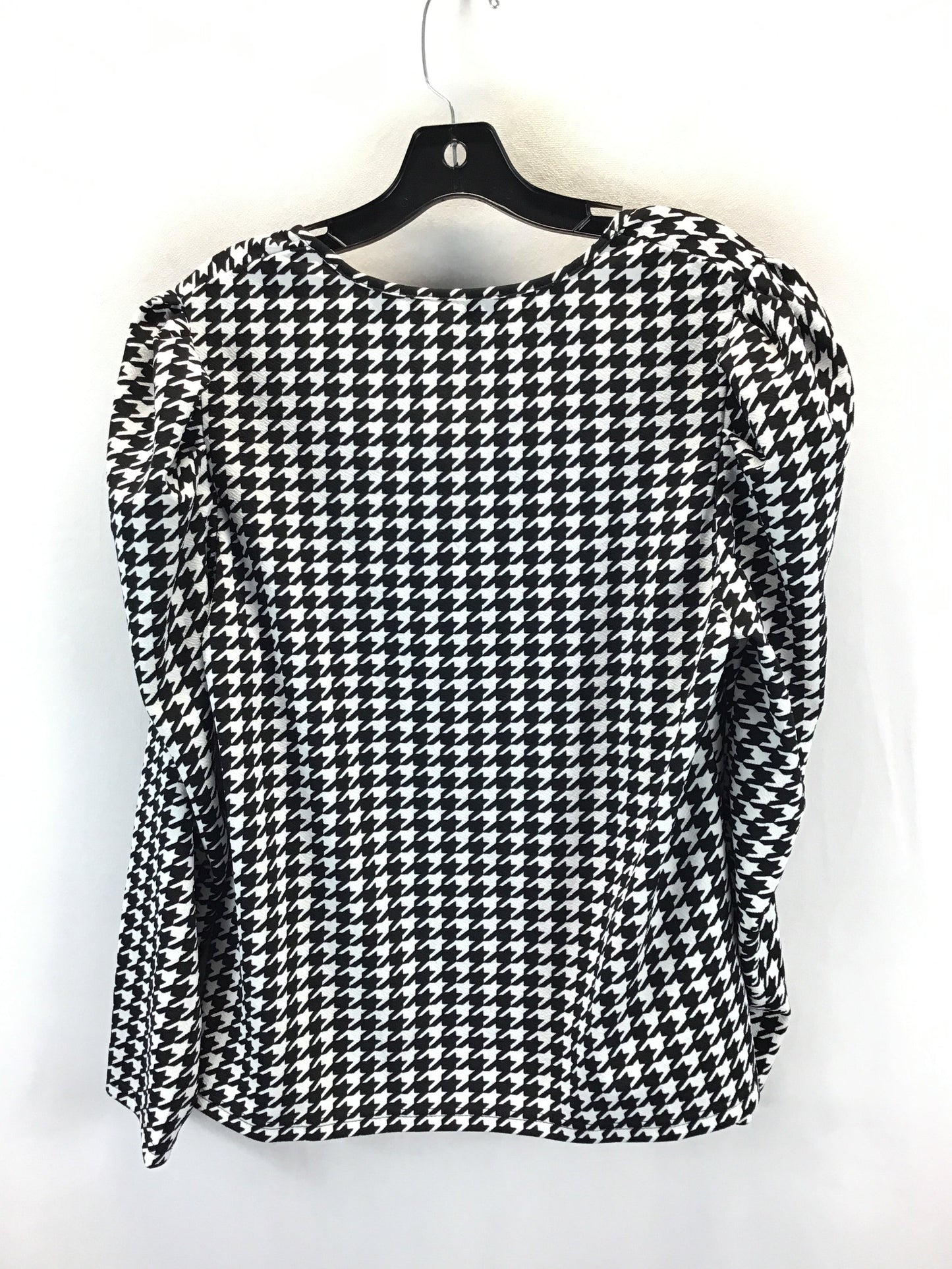 Top Long Sleeve By Shein In Black & White, Size: 2x