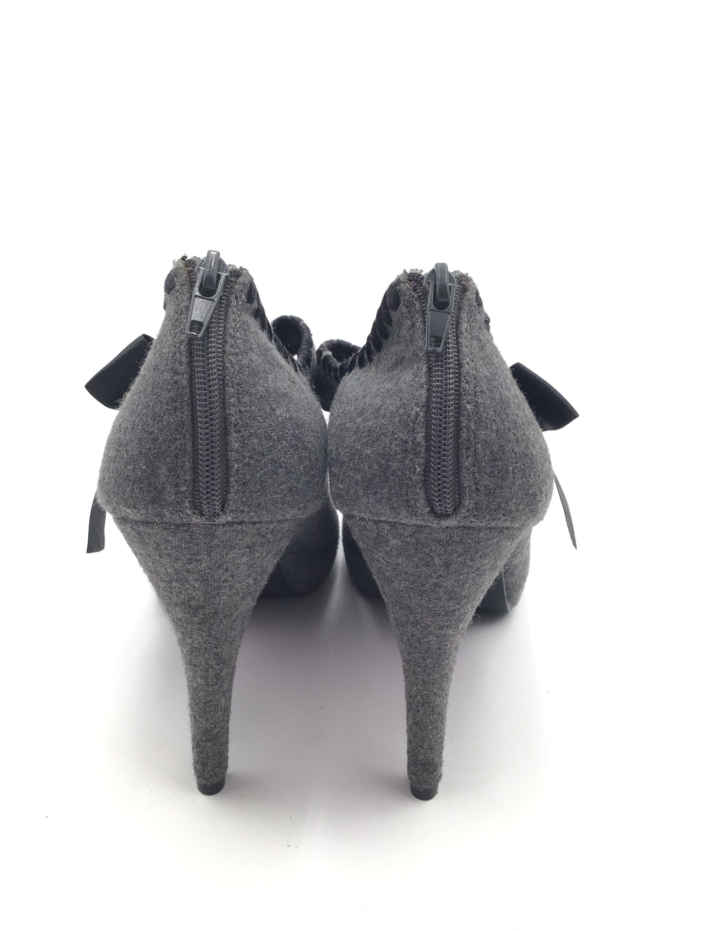 Shoes Heels Stiletto By Velvet Heart In Black & Grey, Size: 9