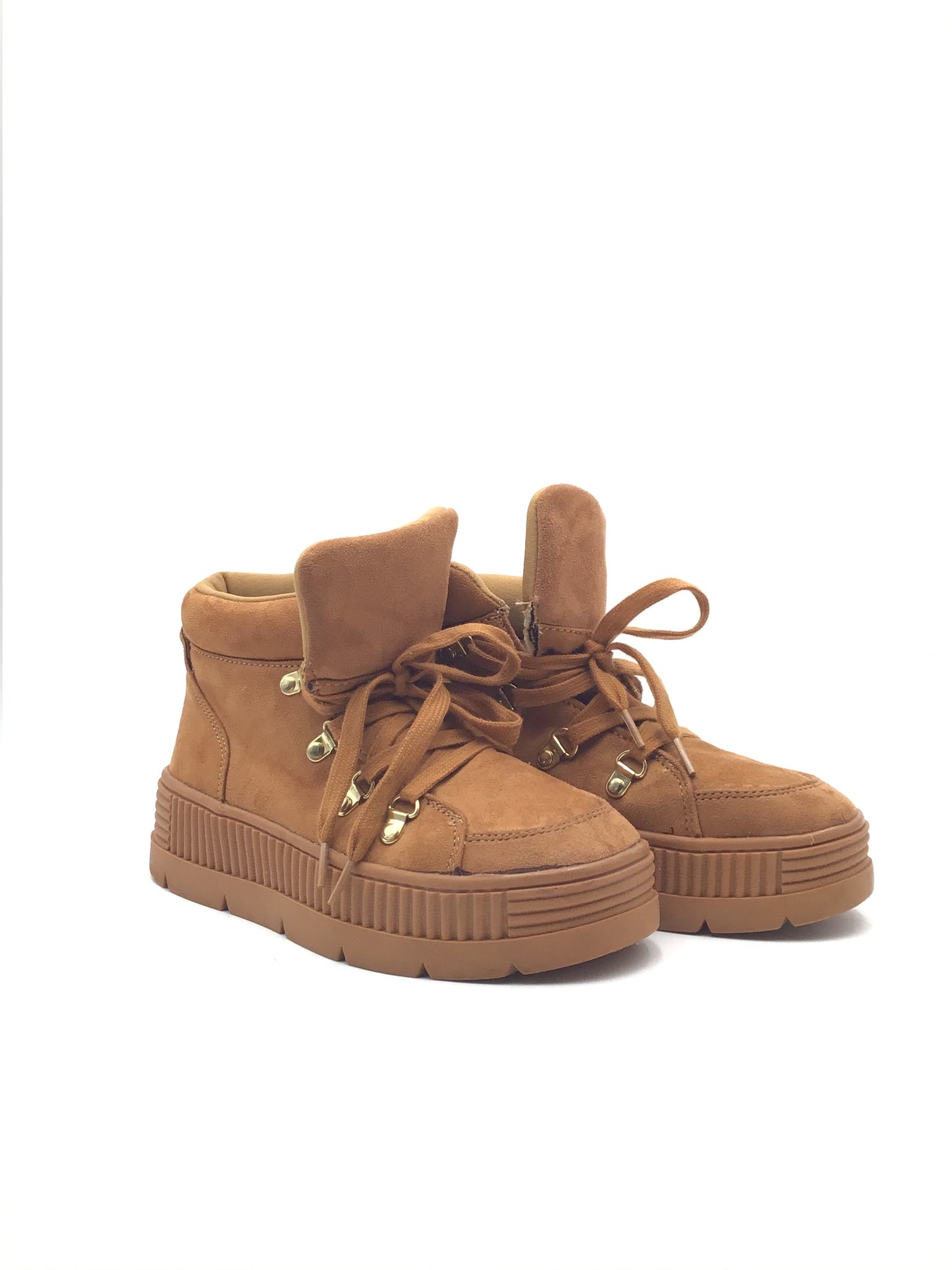 Shoes Sneakers By Liliana In Tan, Size: 8.5