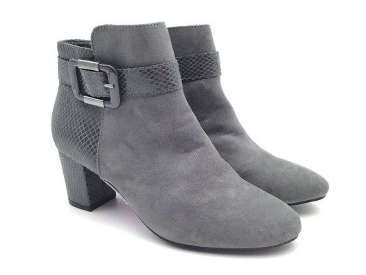 Boots Ankle Heels By Karen Scott In Grey, Size: 6