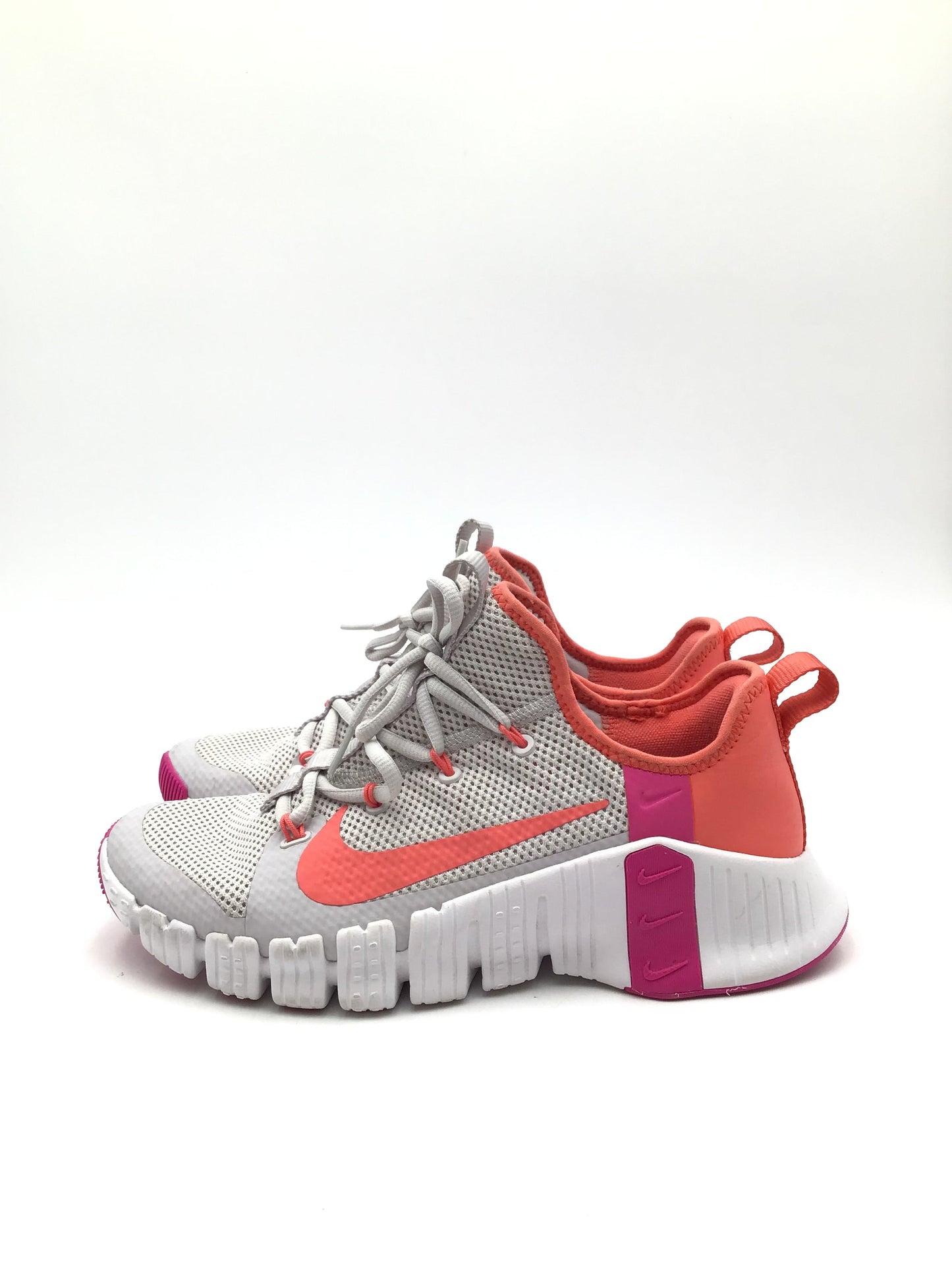 Shoes Athletic By Nike In Grey & Orange, Size: 9.5