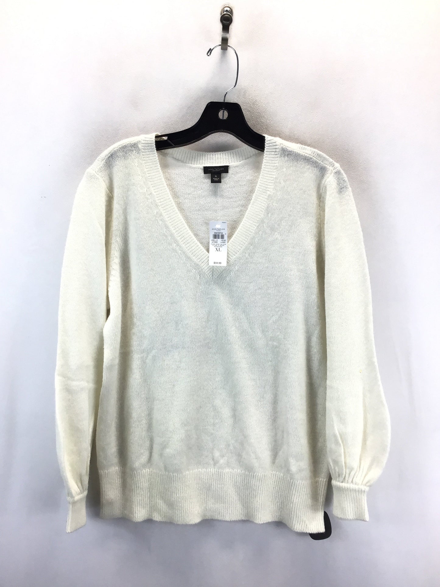 Sweater By Ann Taylor In Cream, Size: Xl