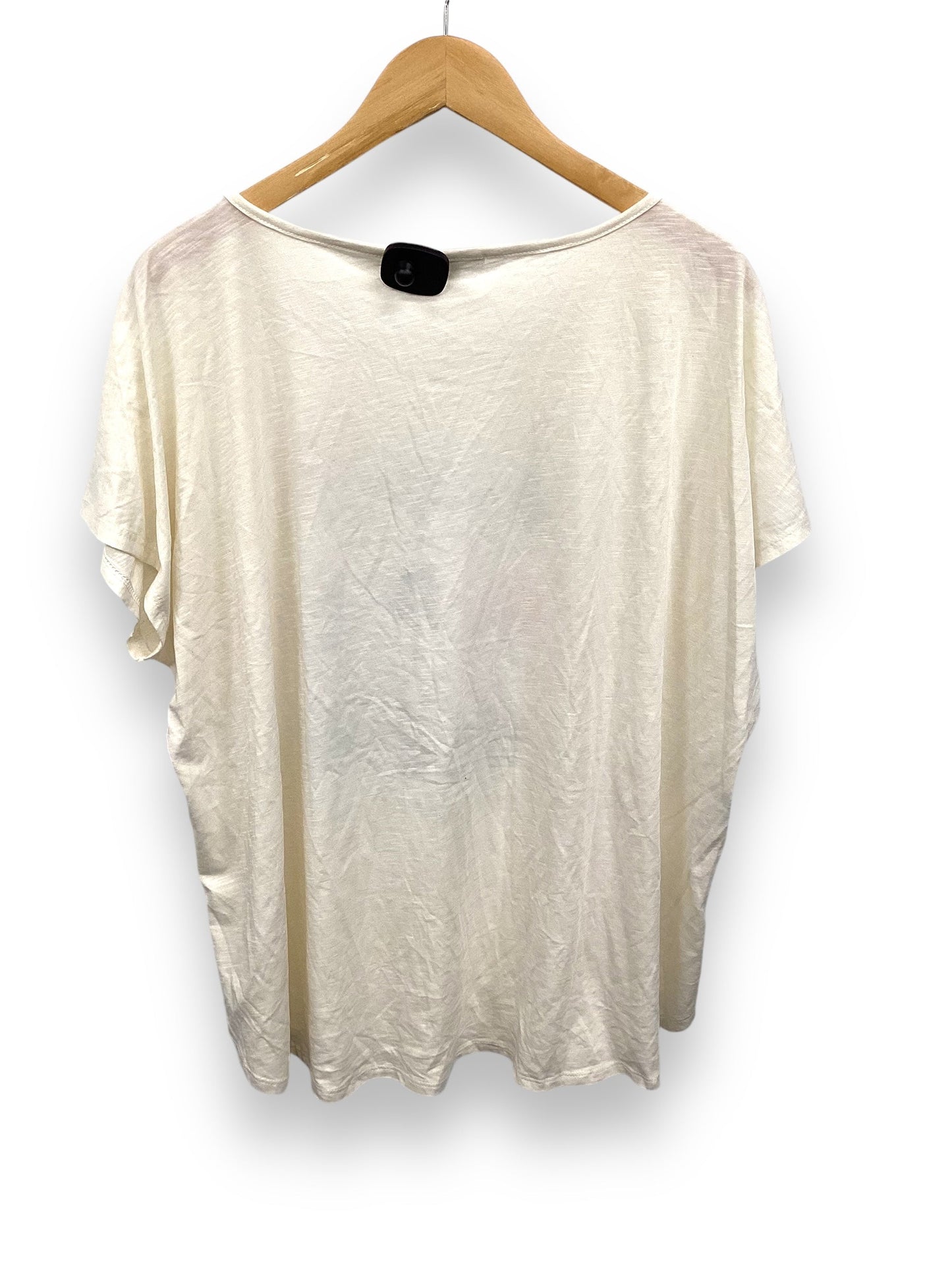 Top Short Sleeve By Maurices In Cream, Size: 3x