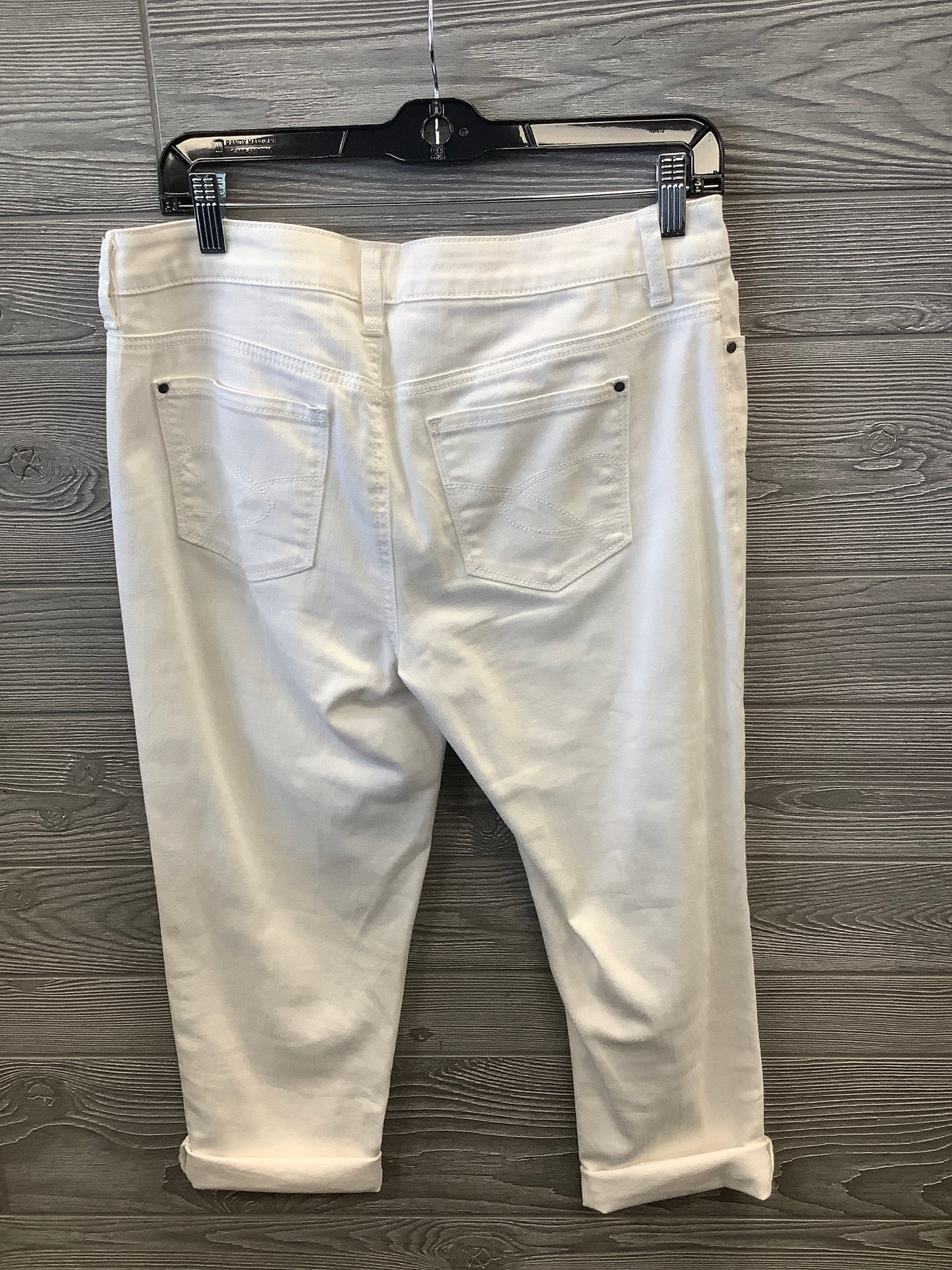 Jeans Cropped By Chicos In White Denim, Size: 4