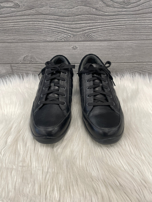 Shoes Sneakers By Clothes Mentor In Black, Size: 8.5