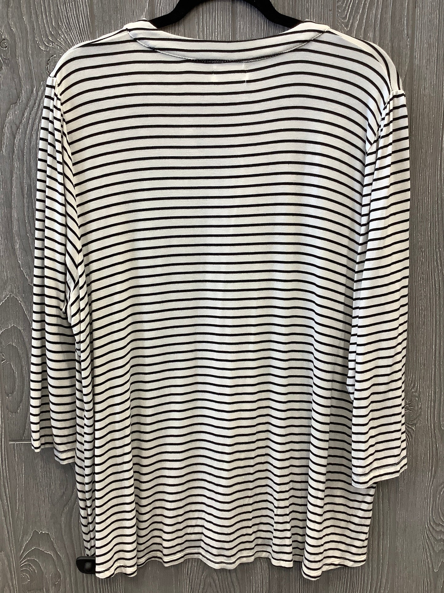 Top 3/4 Sleeve By Maurices In White, Size: 2x