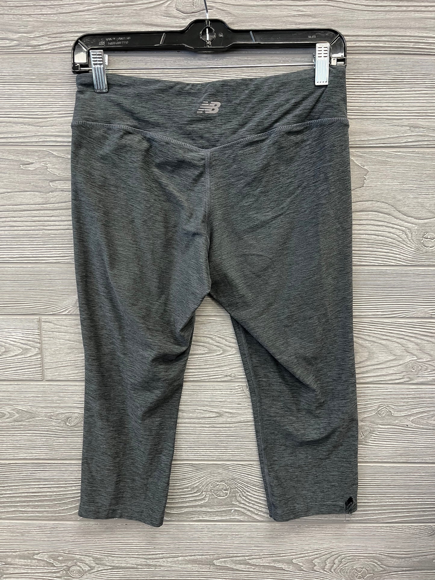 Athletic Leggings Capris By New Balance In Grey, Size: M