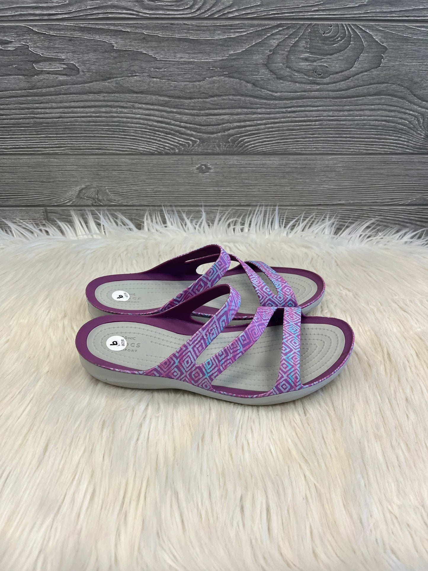 Sandals Flats By Crocs In Purple, Size: 9