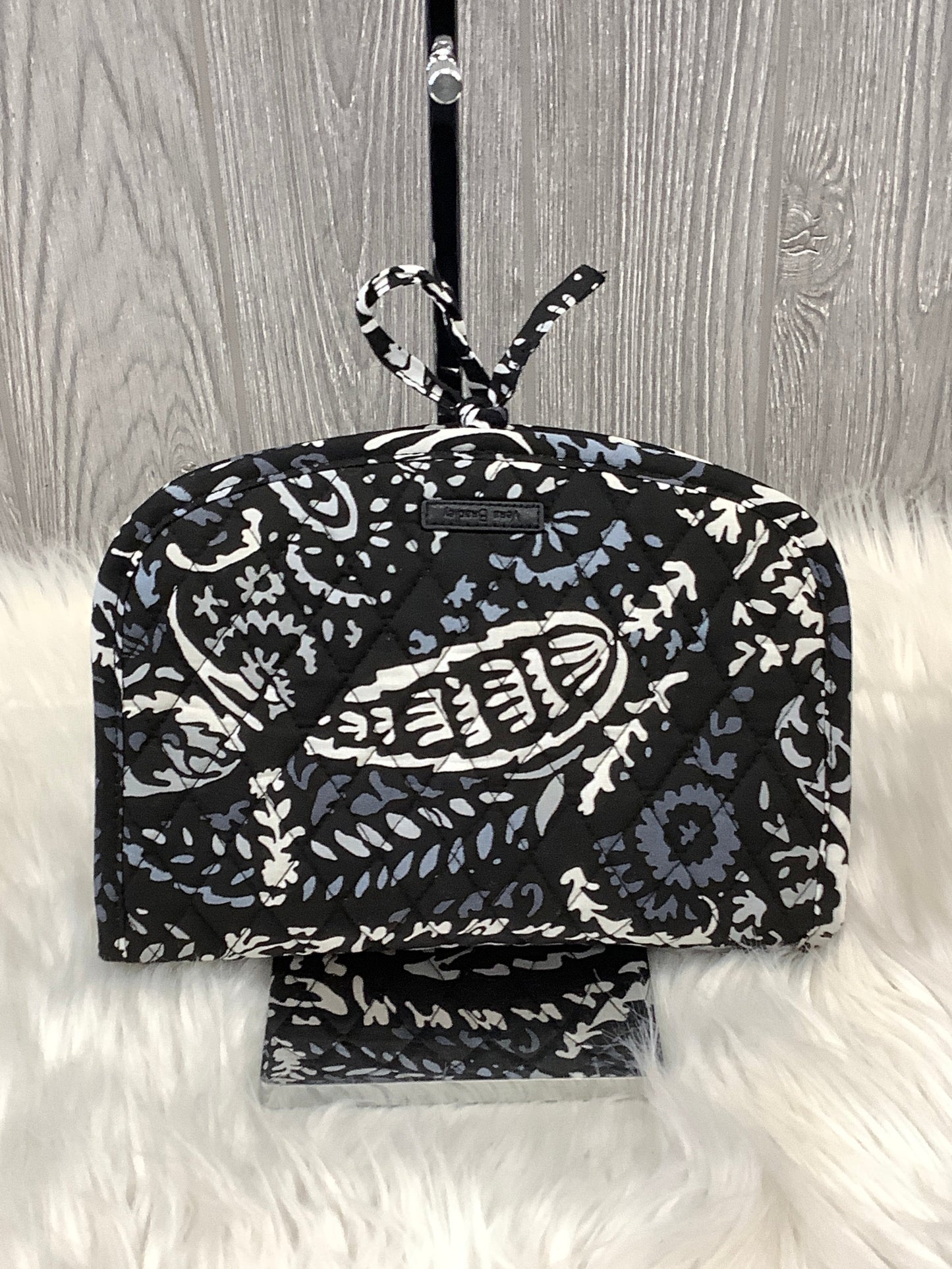 Makeup Bag By Vera Bradley, Size: Medium