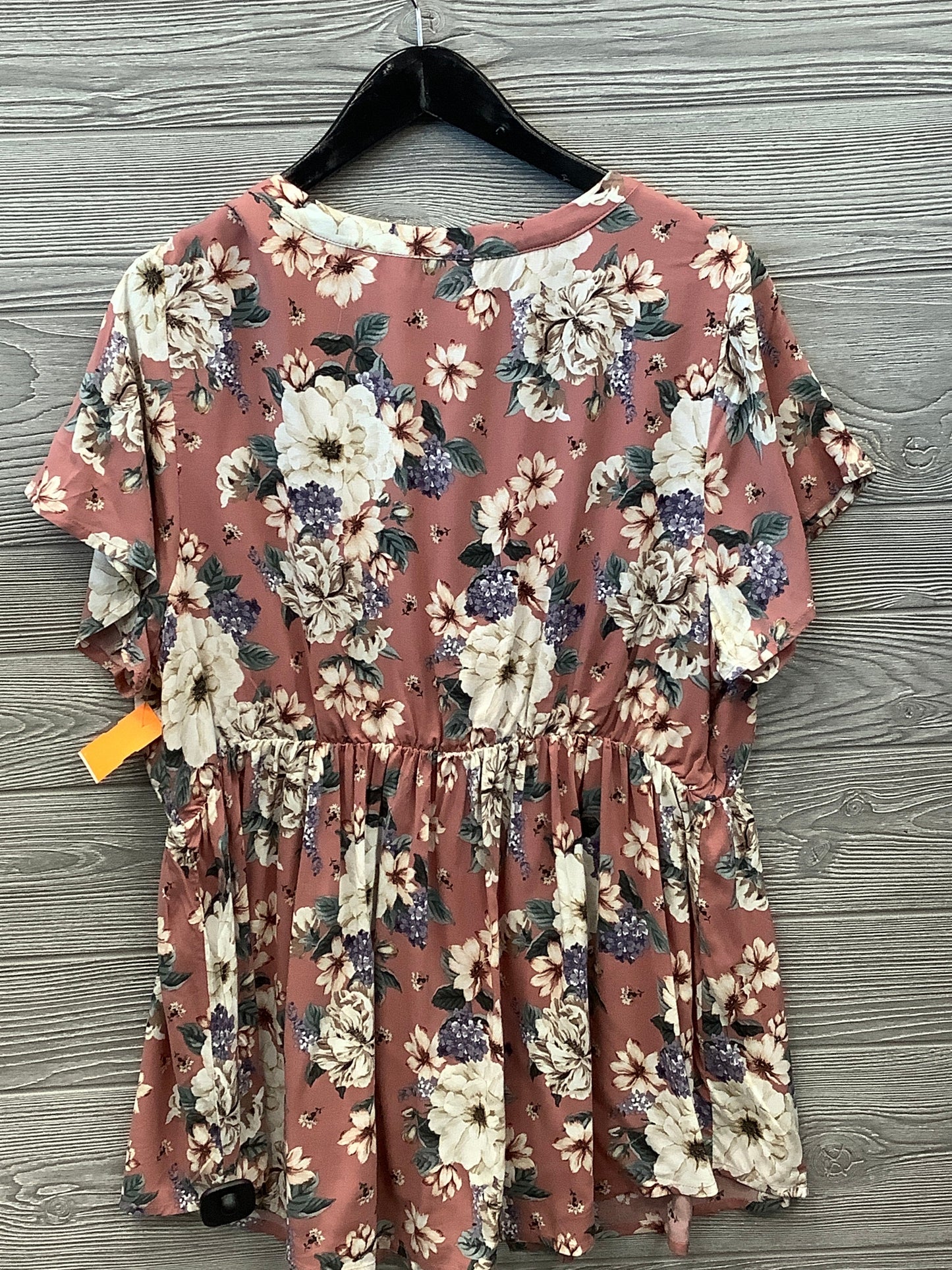 Top Short Sleeve By Torrid In Floral Print, Size: 1x