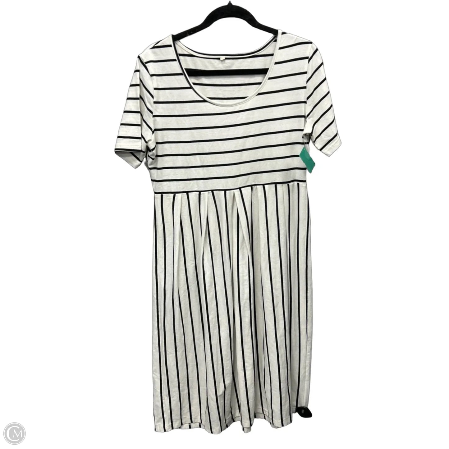 Dress Casual Midi By Clothes Mentor In Black & White, Size: L