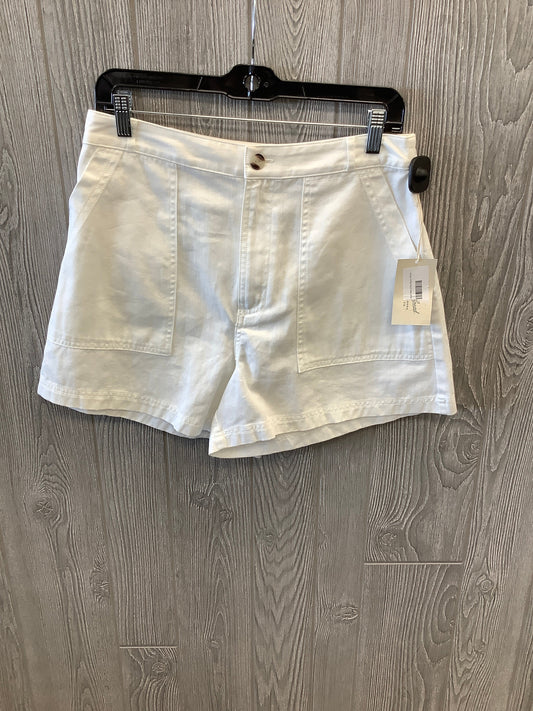 Shorts By Universal Thread  Size: 8