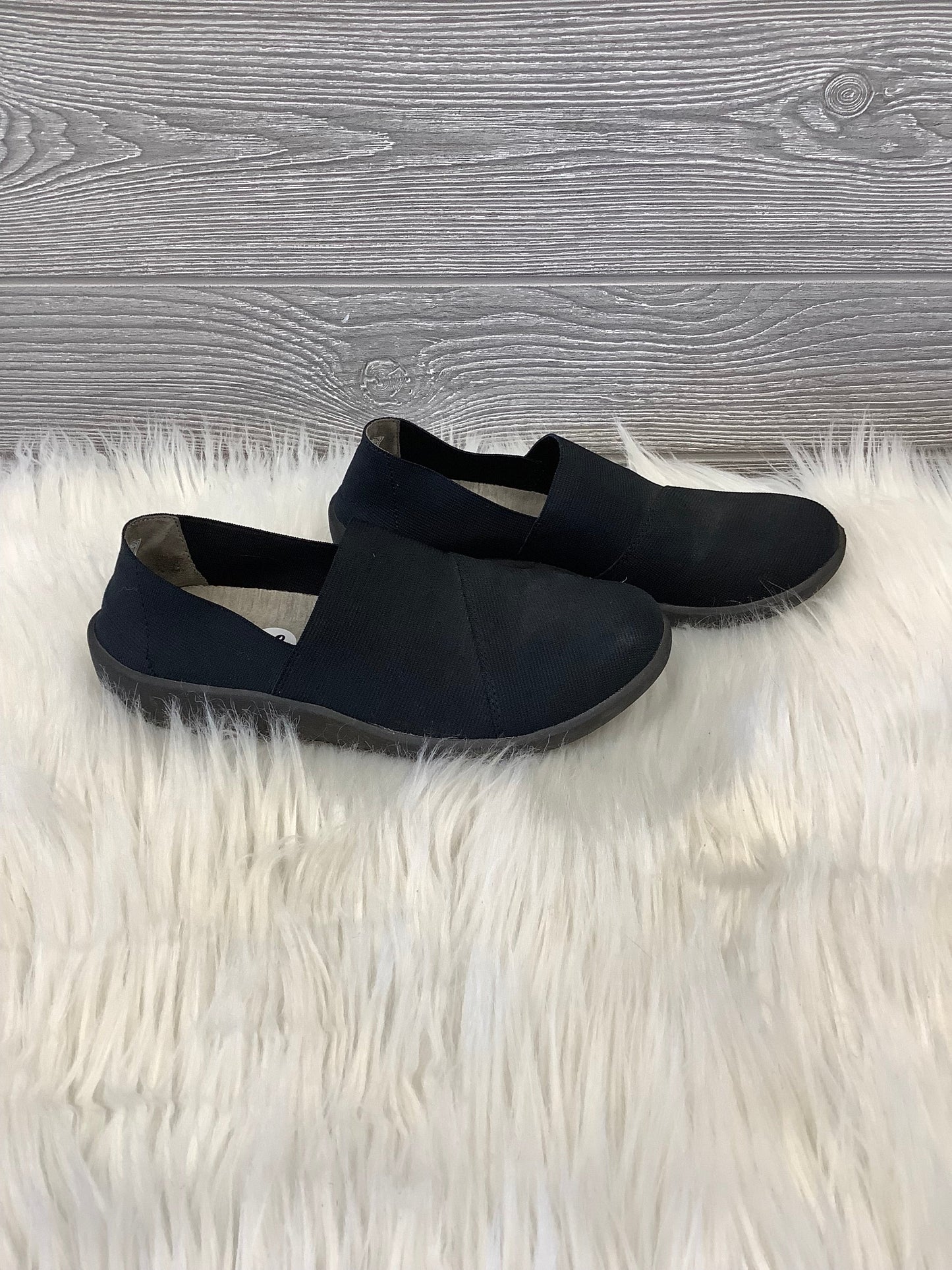 Shoes Flats By Clarks  Size: 6.5