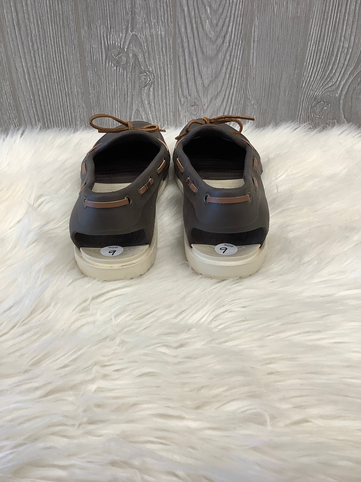 Brown Shoes Flats Crocs, Size 9