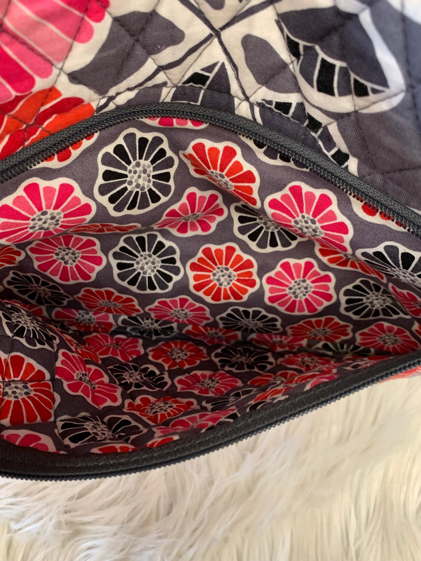 Handbag By Vera Bradley, Size: Large