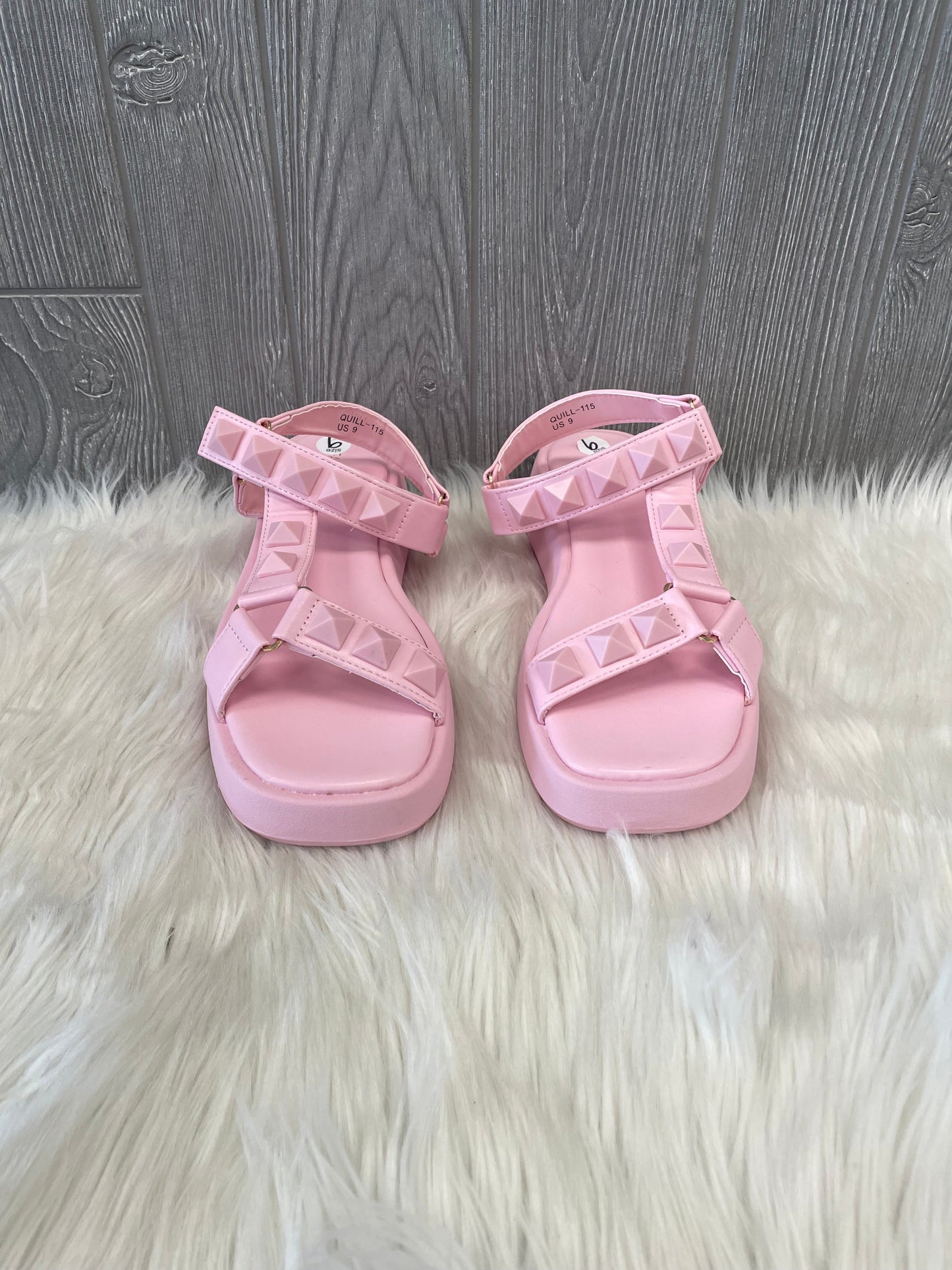 Pink Sandals Flats Fashion Nova, Size 9