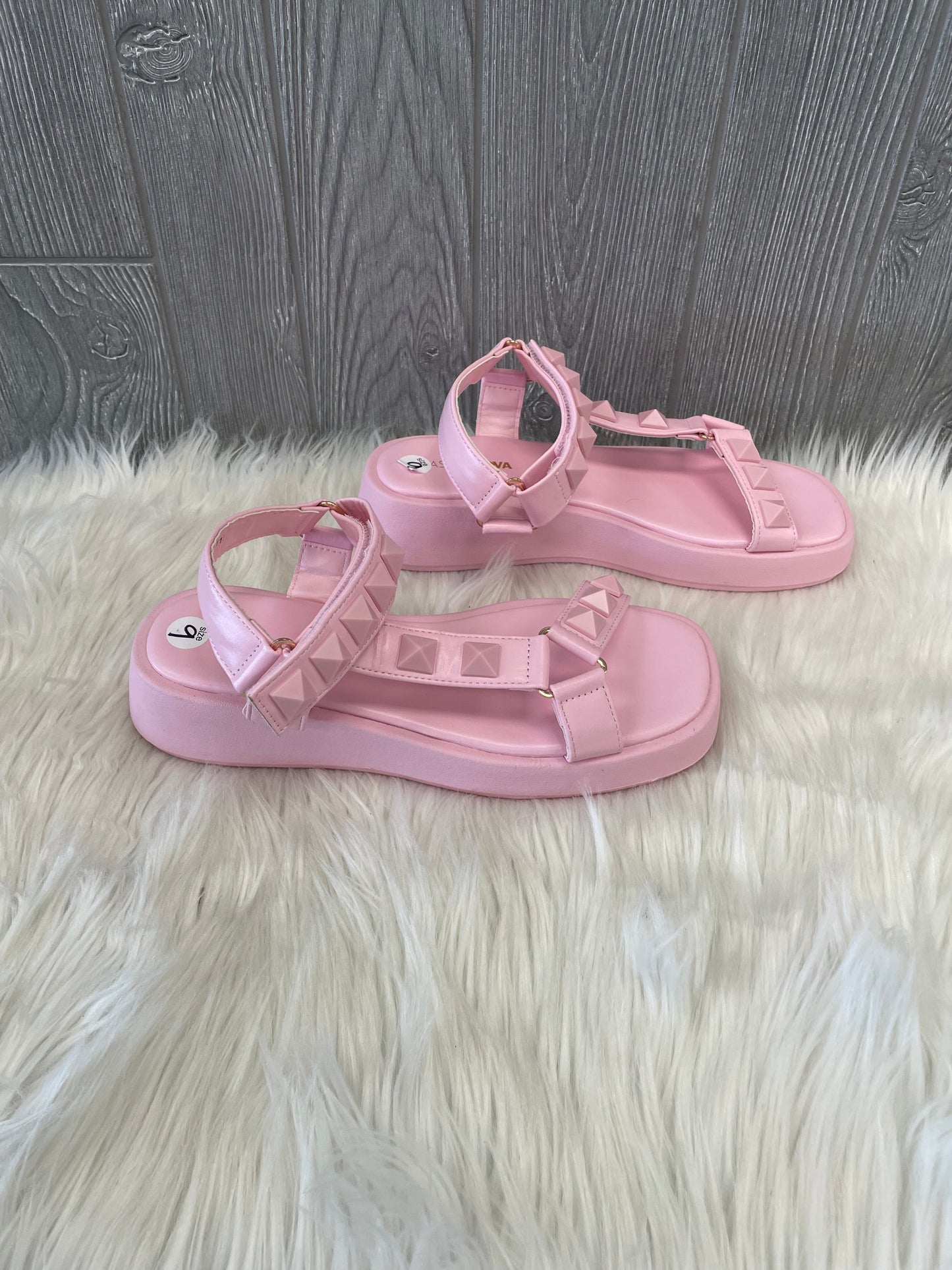 Pink Sandals Flats Fashion Nova, Size 9