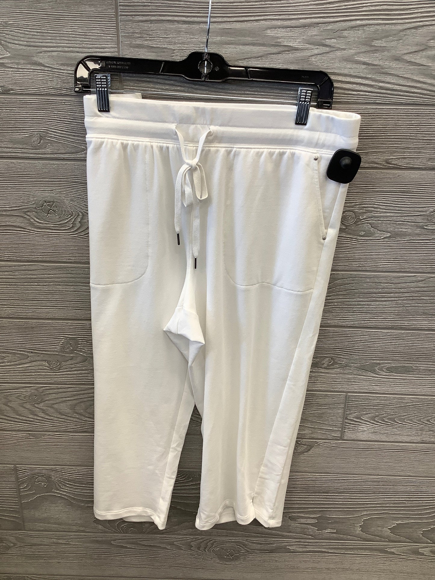 Athletic Capris By Clothes Mentor In White, Size: L