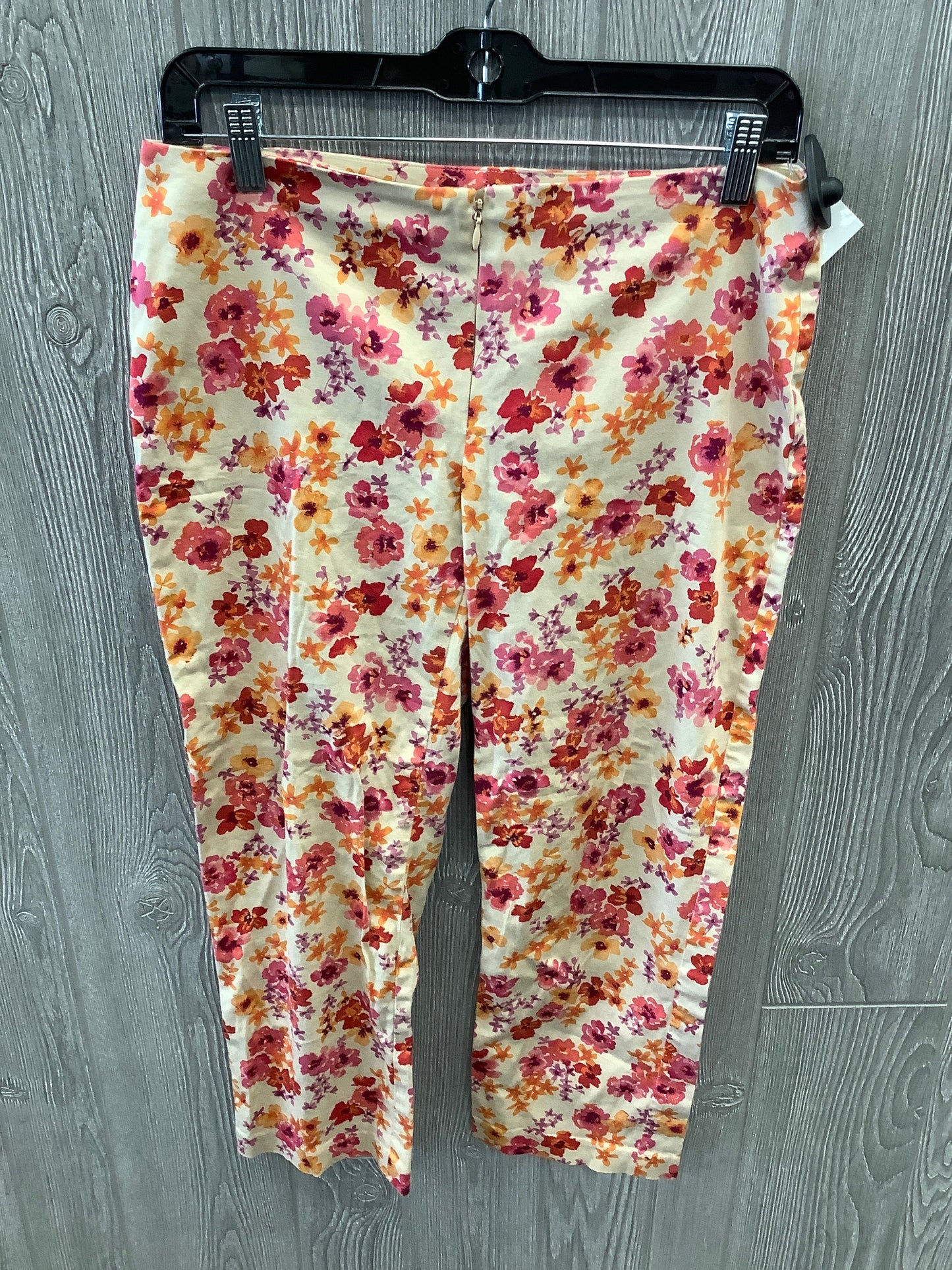 Capris By Express In Floral Print, Size: 6