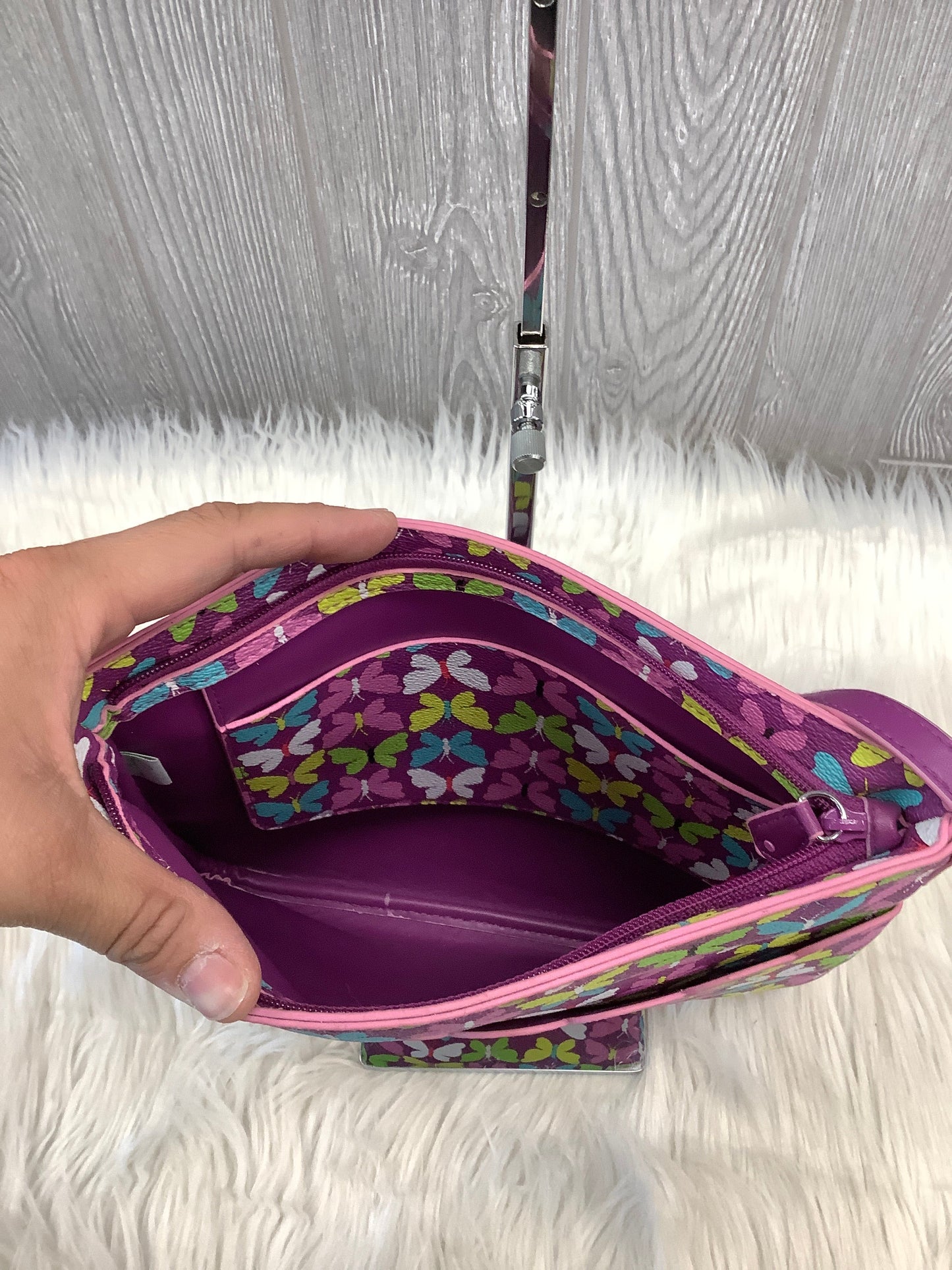 Handbag By Vera Bradley, Size: Large