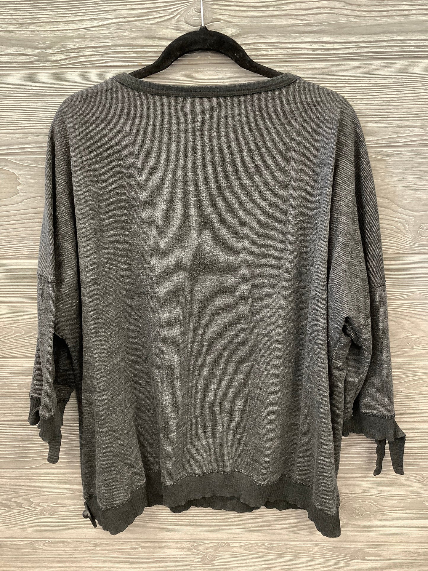 Top Long Sleeve By Maurices In Grey, Size: 3x