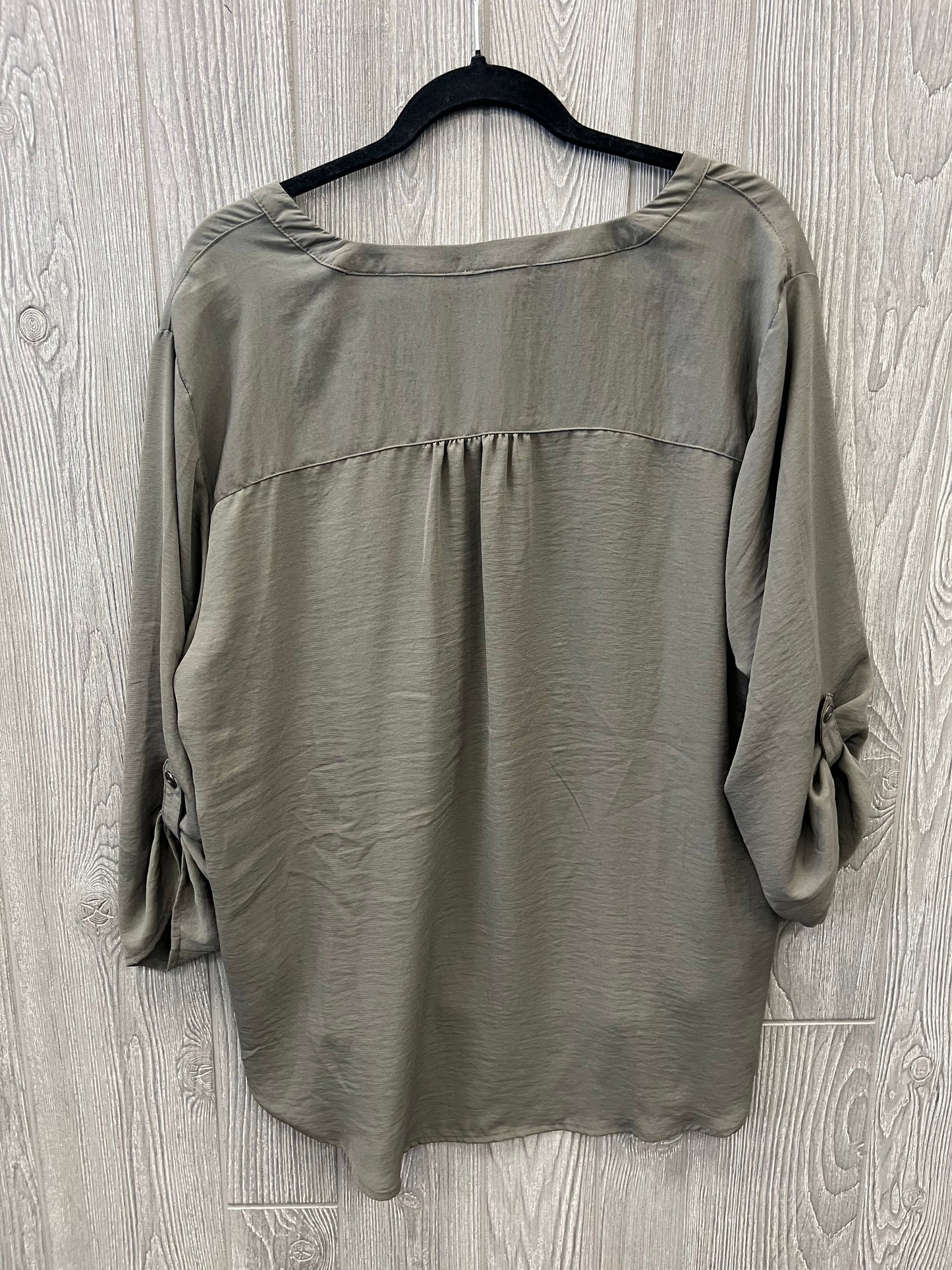 Top Long Sleeve By Maurices In Green, Size: Xxl